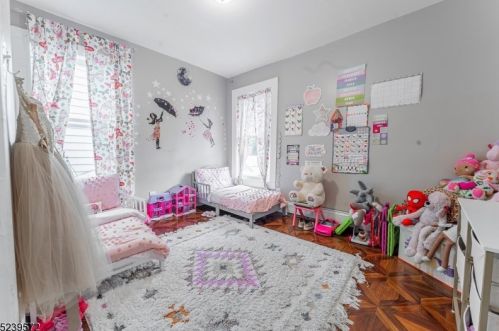 222 Maple Ave, East Orange NJ  07017-4504 exterior