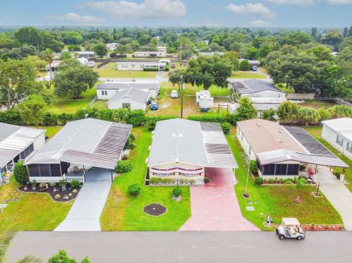 6060 Southern Oaks Dr, Winter Haven, FL 33884-2748