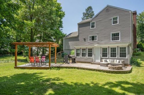 200 Mountain Rd, Hartford CT  06111-1509 exterior
