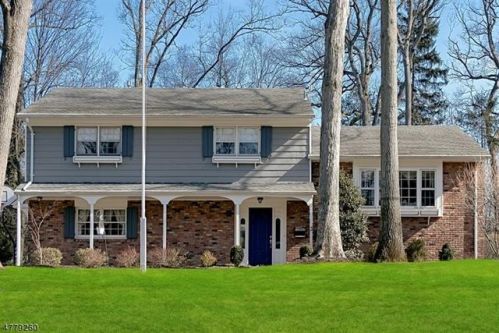 121 Barchester Way, Westfield, NJ 07090-3705