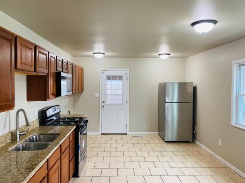 7230 Ohio Ave, Hammond, IN 46323-2508