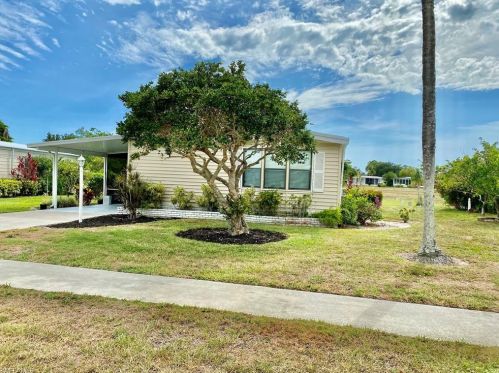 115 Calais Ct, Naples, FL 34112-7052