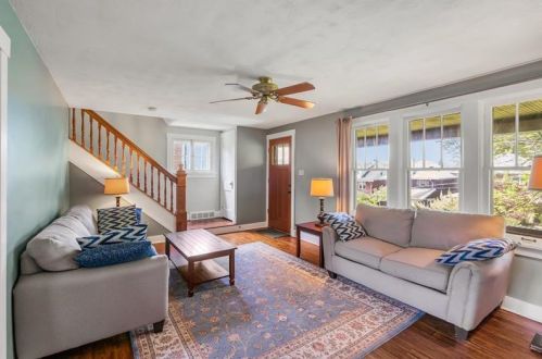 2124 Delaware Ave, Pittsburgh, PA 15218-1811