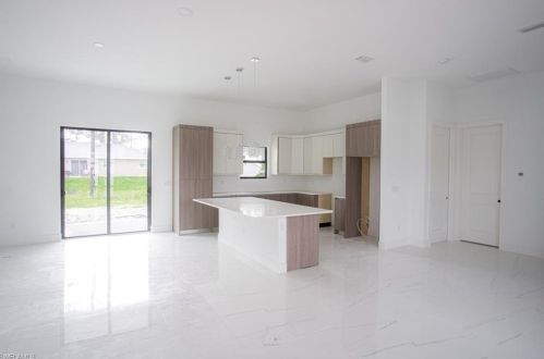 4005 4th St, Lehigh Acres, FL 33976-2212