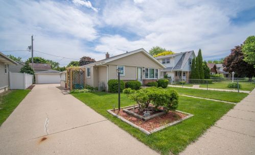 197 Uncas Ave, Milwaukee, WI 53207-6263