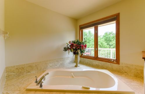 8140 Anna Ave, Waterford WI  53185-1386 exterior