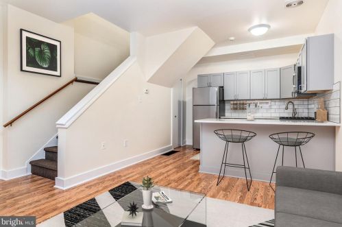 417 Fairmount Ave, Philadelphia PA  19123-2807 exterior