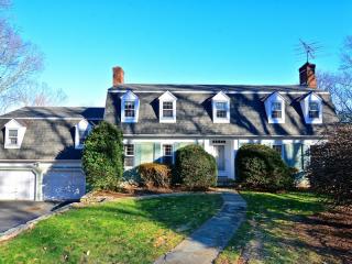 150 River Rd, Essex, CT 06426-1306
