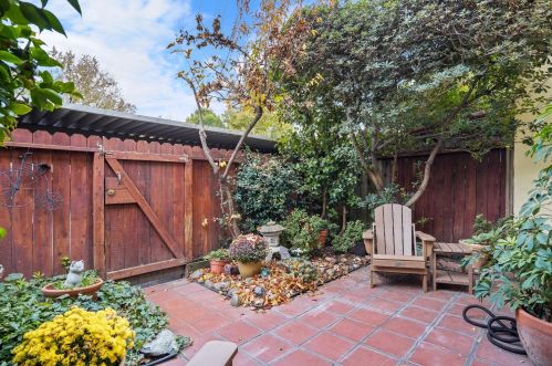 6423 Wexford Cir, Citrus Heights CA  95621-4923 exterior