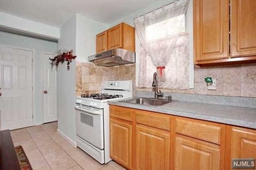 144 Main St, Ridgefield Park NJ  07660-1256 exterior