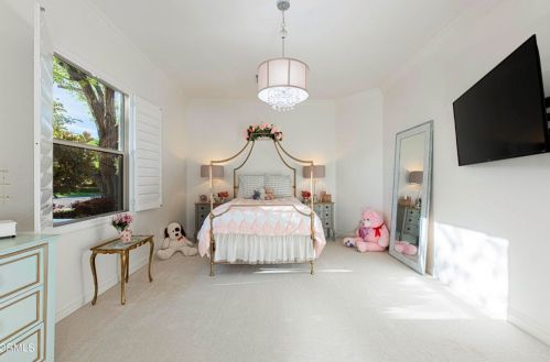 840 Fairway Dr, Bakersfield CA 93309-2416 exterior