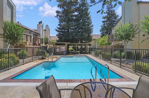 3701 Colonial Dr, Modesto CA  95356-1267 exterior