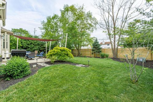 6269 Brookmeade Cir, Darbydale, OH 43123-9085