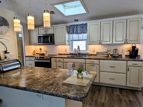 11 Village Dr, Raymond, NH 03077-2661
