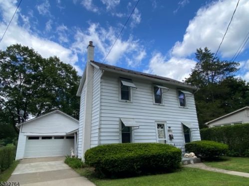 270 Depue St, Belvidere, NJ 07823-1415