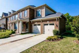 2068 Traemoor Village Dr, Nashville, TN 37209-5054