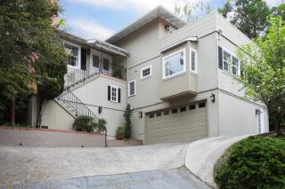 5766 Harbord Dr, Oakland, CA 94611-3163