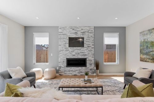 1140 Cook St, Denver CO 80205-5010 exterior