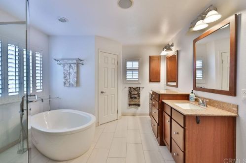 1326 Creekside Dr, Chula Vista CA 91915-2520 exterior