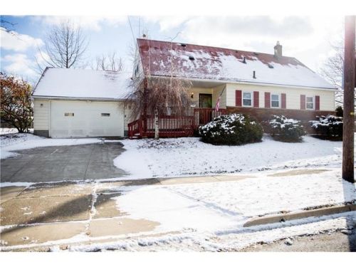 4277 Gilwood Dr, Cuyahoga Falls OH  44224-2724 exterior