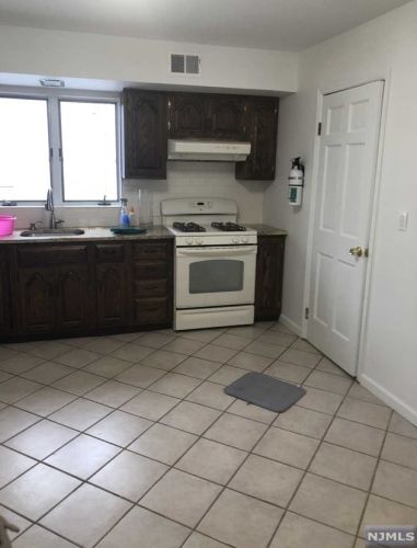 23 Scudder St, Outwater NJ  07026-2528 exterior