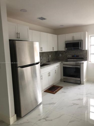 1902 23rd Ave, Hollywood FL  33020-2319 exterior