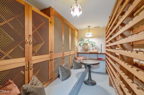 1637 Vly Vw Rd, Glendale CA  91202-1330 exterior