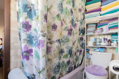 128 Grv St, Lincoln RI  02865-1909 exterior