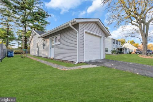 9 Snowflower Ln, Willingboro NJ  08046-1012 exterior