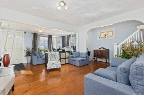 116-17 200th St, Jamaica, NY 11412-3329