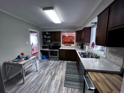 8383 Cheviot Rd, Cincinnati OH  45247-3803 exterior