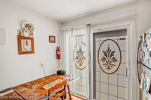 124 Woodland Dr, Bricktown NJ  08723-7433 exterior