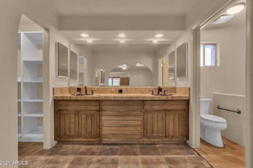 9833 Desert Cove Ave, Scottsdale AZ  85260-6219 exterior