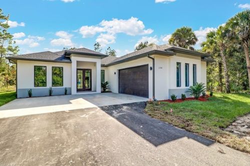 4283 12th Ave, Naples, FL 34117-9084