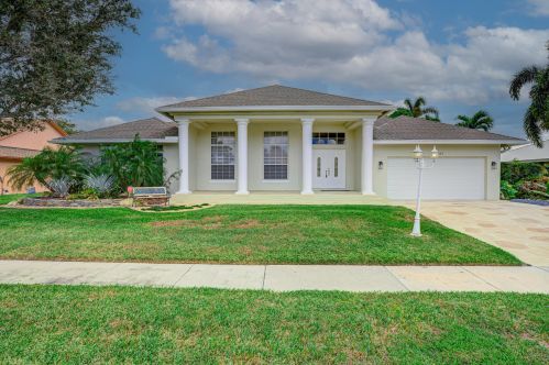 13835 Staimford Dr, West Palm Beach, FL 33414-8968
