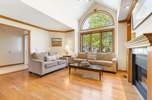 259 Housatonic Dr, Milford CT  06460-4935 exterior