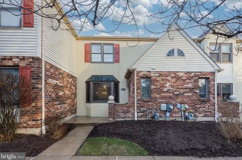 293 Stone Ridge Dr, Norristown, PA 19403-5222
