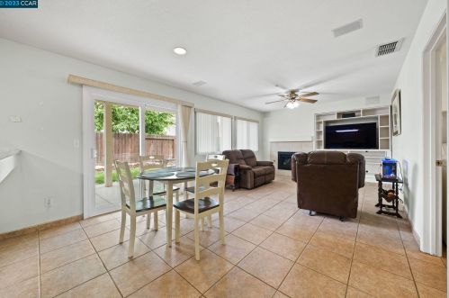 932 Anderson Cir, Woodland CA  95776-5100 exterior