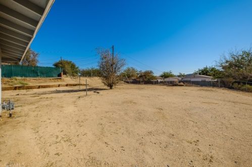 16434 Yucca Ave, Victorville CA  92395-3533 exterior