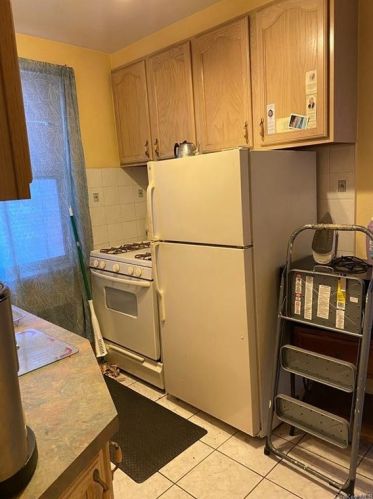 4380 Vireo Ave, Bronx NY  10470-2321 exterior