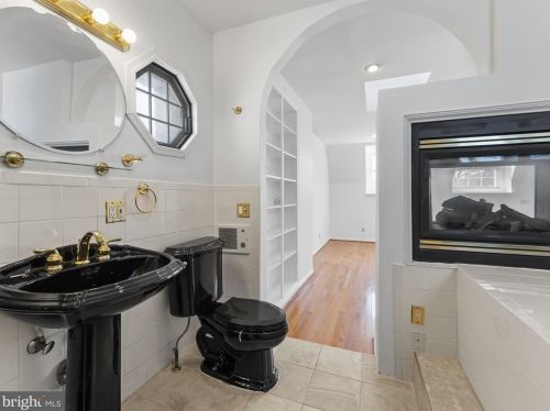 916 Capitol St, Washington DC 20003-1533 exterior