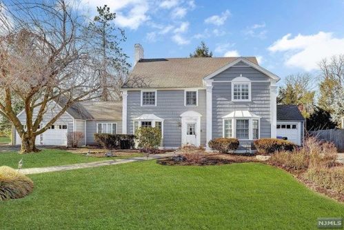 158 Hillside Ave, Englewood, NJ 07631-3024