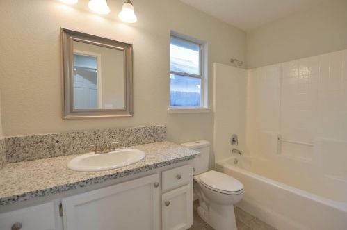 168 Driftwood Ct, Los Banos CA  93635-6302 exterior