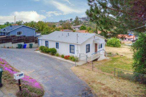 1188 Phillips St, Vista, CA 92083-7161