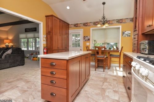 36 Old Milford Ln, West Milford Lakes NJ  07480-1123 exterior