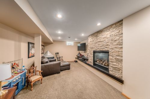 1908 81, Milwaukee WI 53213-2126 exterior