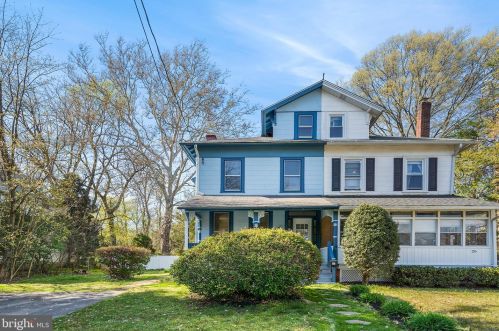28 Wyoming Ave, Ardmore, PA 19003-1407