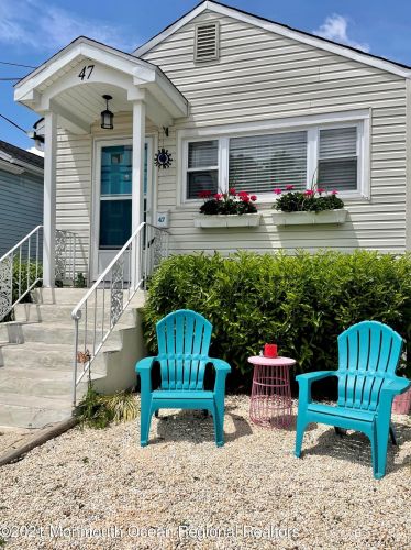 47 Ocean Ave, Middletown NJ  07748-5647 exterior