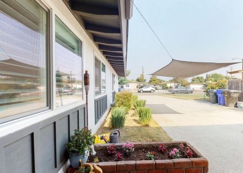 7076 Newbury Ave, San Bernardino CA  92404-6441 exterior