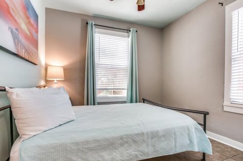 2511 Bernardo De Galvez Ave, Galveston TX 77550 exterior